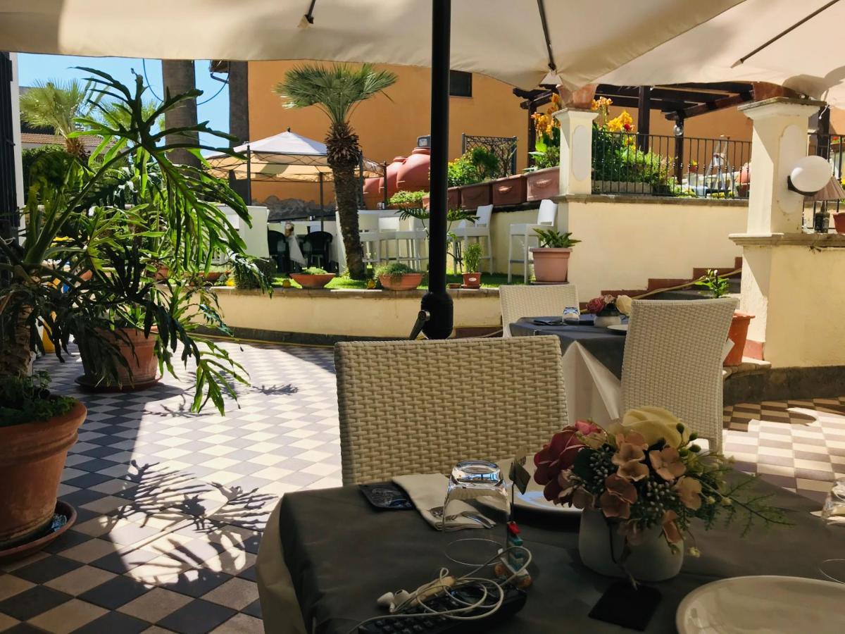 Villino Gregoraci Relais Bed & Breakfast Santa Marinella Bagian luar foto